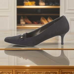 GUCCI Sz7 PUMPS BOX $900 !! Women's LOW Kitten Heels with Gucci shoe box